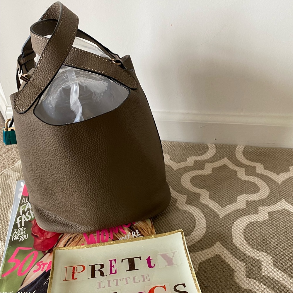 Soft leather bucket bag; NWOT - Picture 5 of 12